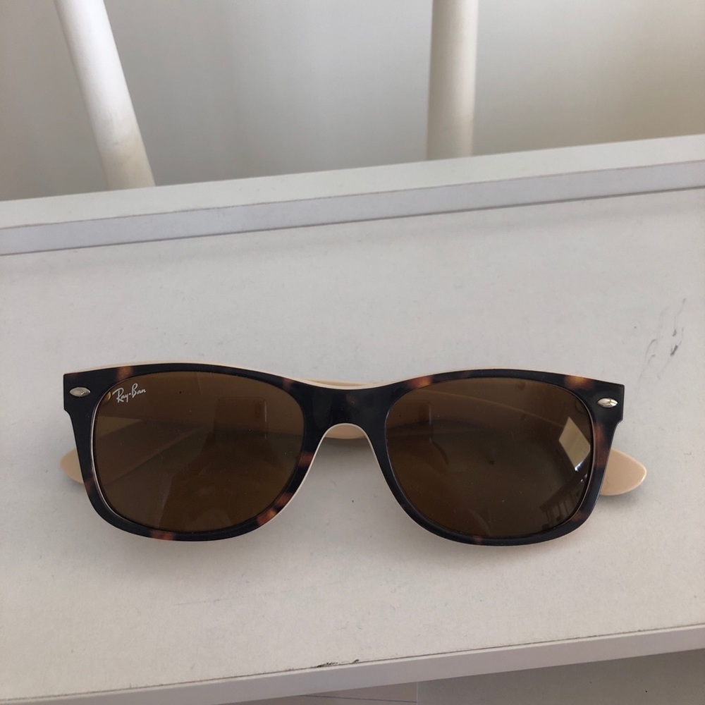RayBan New Wayfarer Brown Tortoise Sunglasses